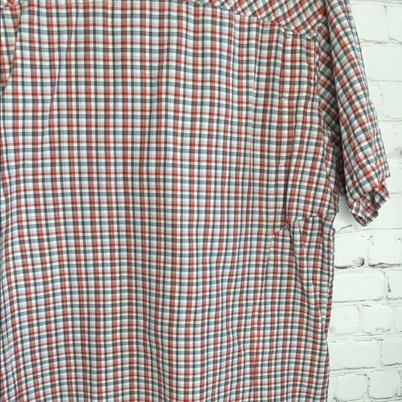 Columbia Men's‎ Plaid Omni-Shade Short Sleeve Button Up Shirt - Picture 10 of 16